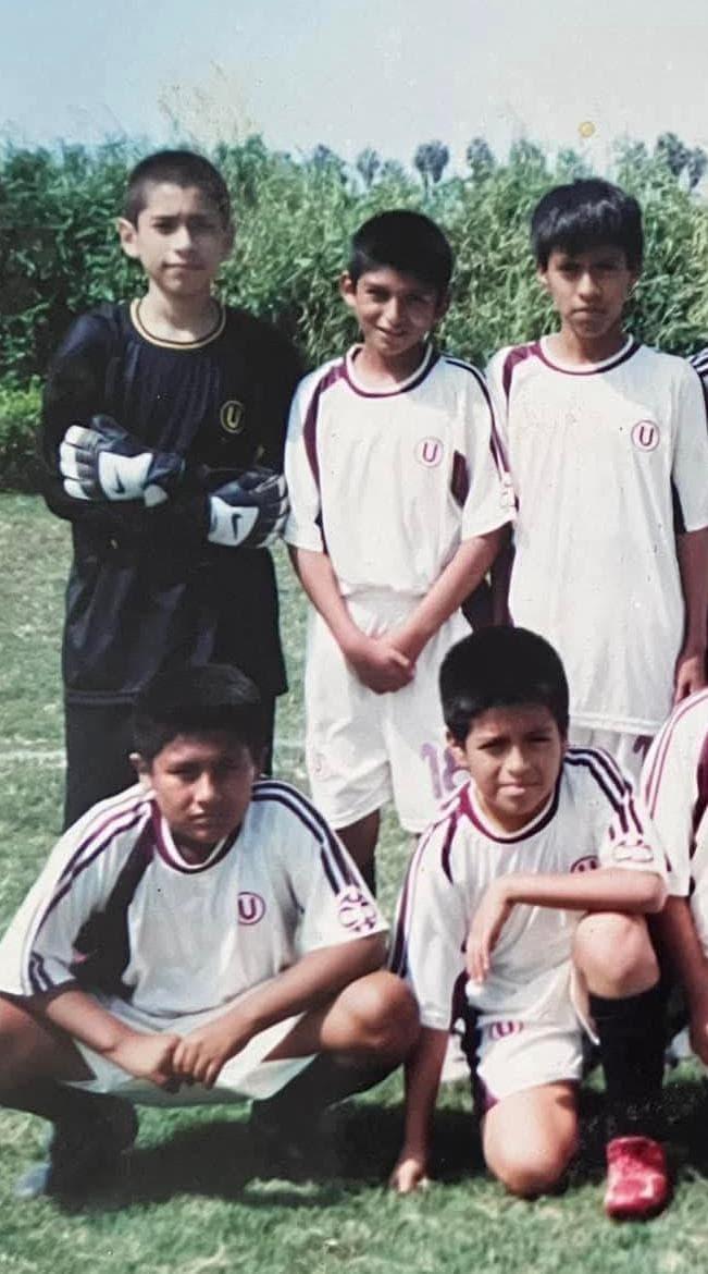César de niño, arquero de Universitario de Deportes